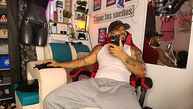 Leenar Key online show from April 6, 3:02 pm