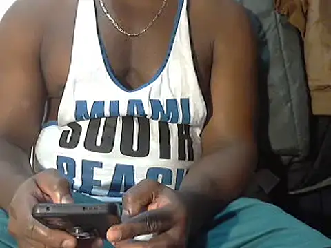 Snapshot of mmoiblack chatting on March 7, 12:26 am mmoiblack online show from March 7, 12:26 am