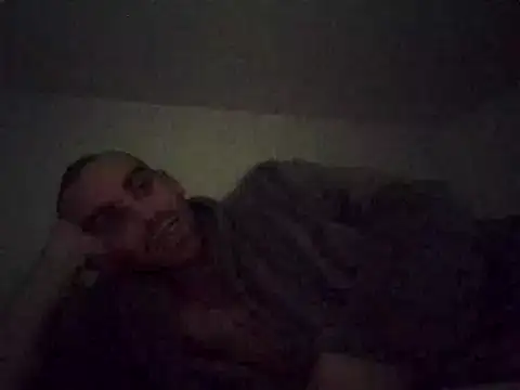 Snapshot of DrbigdickUK chatting on October 7, 8:46 pm DrbigdickUK online show from October 7, 8:46 pm