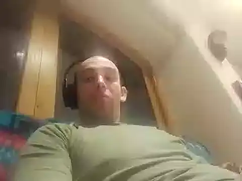 Snapshot of DrbigdickUK chatting on February 10, 10:19 pm DrbigdickUK online show from February 10, 10:19 pm