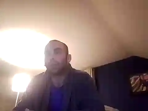 Snapshot of DrbigdickUK chatting on December 27, 2:36 am DrbigdickUK online show from December 27, 2:36 am