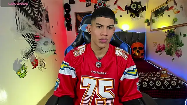 Snapshot of Damian_latinxxx chatting on October 18, 3:11 am Damian latinxxx online show from October 18, 3:11 am