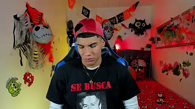 Snapshot of Damian_latinxxx chatting on October 23, 3:21 am Damian latinxxx online show from October 23, 3:21 am