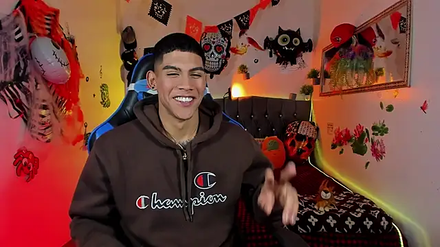 Snapshot of Damian_latinxxx chatting on October 25, 3:30 am Damian latinxxx online show from October 25, 3:30 am