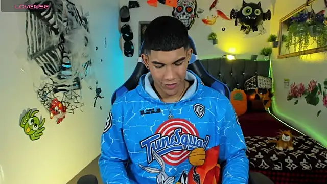 Snapshot of Damian_latinxxx chatting on October 20, 3:32 am Damian latinxxx online show from October 20, 3:32 am