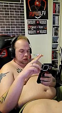Snapshot of PupW0lfy chatting on February 23, 5:04 pm PupW0lfy online show from February 23, 5:04 pm