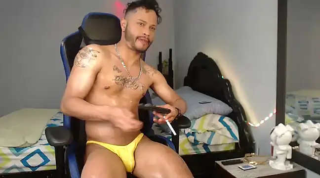 Sebastian lugo online show from March 12, 6:11 pm