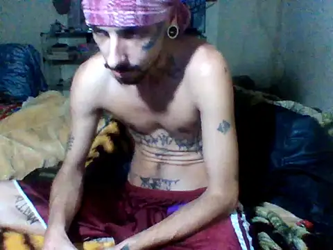 Snapshot of sellvageria chatting on October 2, 12:25 am sellvageria online show from October 2, 12:25 am