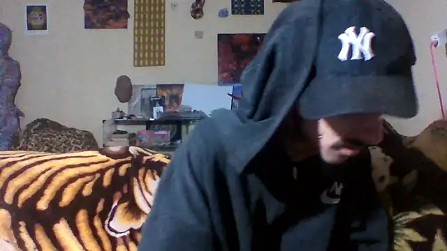 Snapshot of sellvageria chatting on October 9, 11:48 am sellvageria online show from October 9, 11:48 am