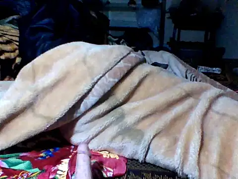 Snapshot of sellvageria chatting on October 4, 12:27 am sellvageria online show from October 4, 12:27 am