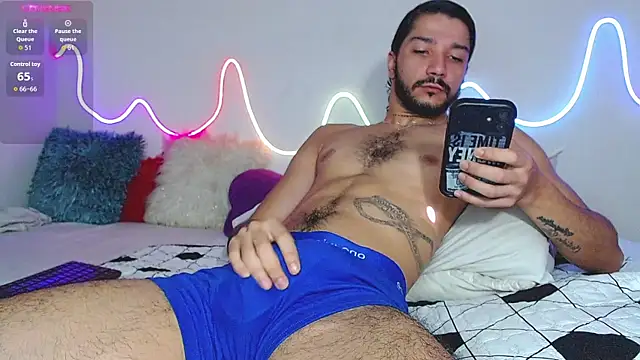 Snapshot of bobsexy08 chatting on September 26, 12:58 pm bobsexy08 online show from September 26, 12:58 pm