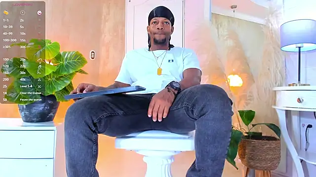 RicoBrown777  online show from April 27, 4:09 am