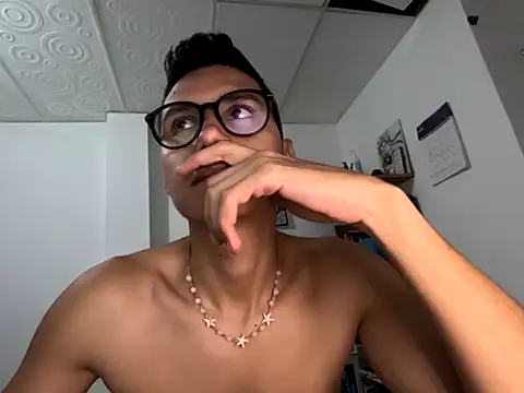 Snapshot of Abercend chatting on October 30, 12:50 pm Abercend online show from October 30, 12:50 pm