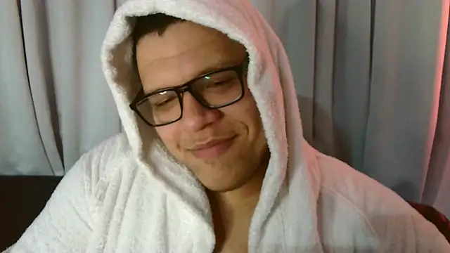 Snapshot of chubbyboy2431 chatting on February 8, 2:58 am chubbyboy2431 online show from February 8, 2:58 am