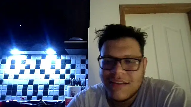 Snapshot of chubbyboy2431 chatting on September 22, 4:01 am chubbyboy2431 online show from September 22, 4:01 am