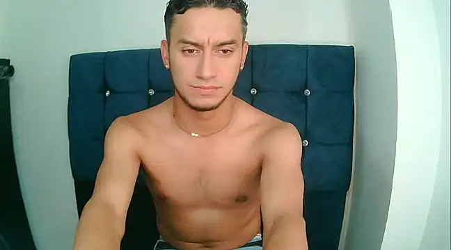 Snapshot of Kevin_Torres chatting on January 14, 2:29 am Kevin Torres online show from January 14, 2:29 am