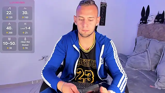 Snapshot of Damon_Bakert chatting on October 8, 3:27 pm Damon Bakert online show from October 8, 3:27 pm
