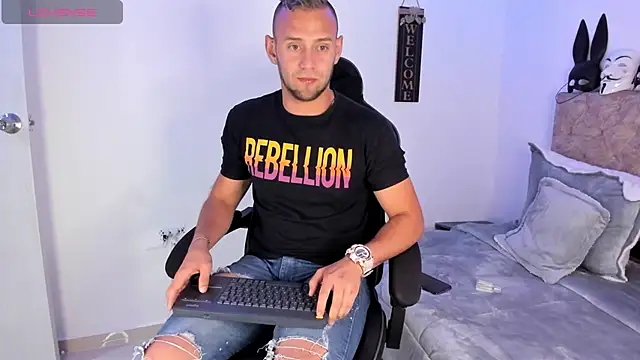 Snapshot of Damon_Bakert chatting on October 1, 9:08 pm Damon Bakert online show from October 1, 9:08 pm