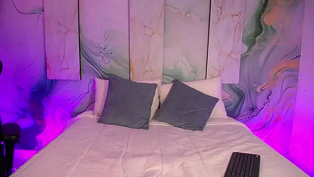 Steev Novoa online show from March 27, 4:16 am