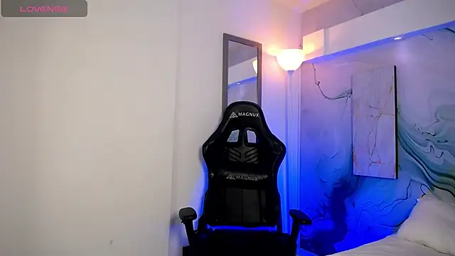 Steev Novoa online show from April 22, 3:02 am