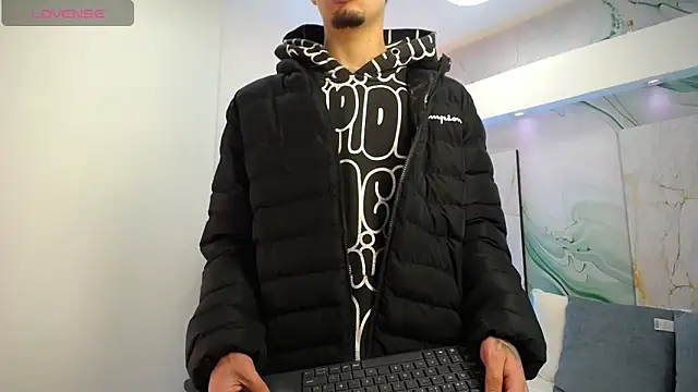 Steev Novoa online show from April 9, 2:53 am