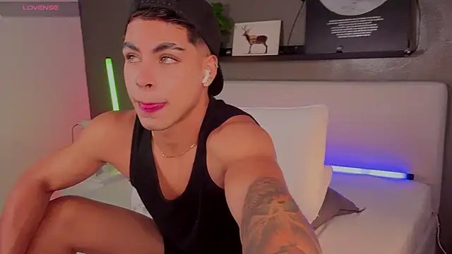 Snapshot of Ken-boy_ chatting on October 16, 12:13 pm Ken-boy online show from October 16, 12:13 pm