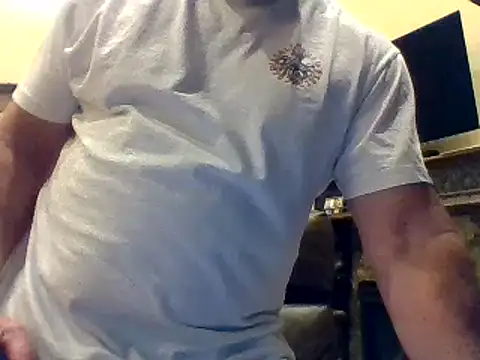 Snapshot of sluttydylan chatting on February 8, 9:35 am sluttydylan online show from February 8, 9:35 am