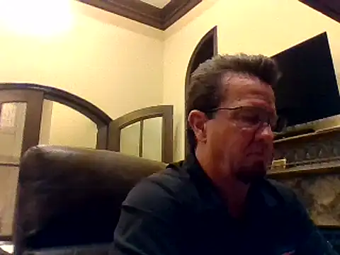 Snapshot of sluttydylan chatting on February 6, 3:16 am sluttydylan online show from February 6, 3:16 am