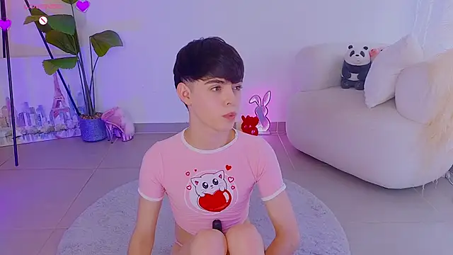 Snapshot of sebbyrose chatting on October 3, 7:19 pm sebbyrose online show from October 3, 7:19 pm