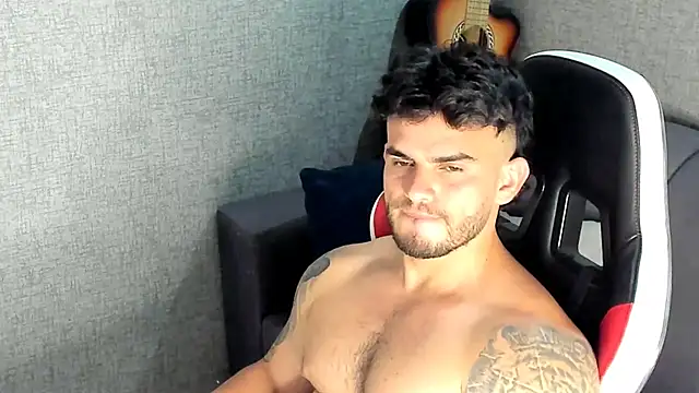 Snapshot of Ricardogo19 chatting on October 25, 11:50 pm Ricardogo19 online show from October 25, 11:50 pm