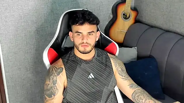 Snapshot of Ricardogo19 chatting on October 29, 12:57 am Ricardogo19 online show from October 29, 12:57 am