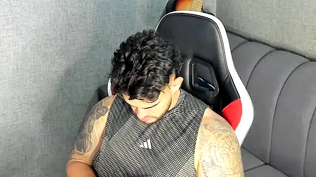 Snapshot of Ricardogo19 chatting on October 17, 1:42 am Ricardogo19 online show from October 17, 1:42 am