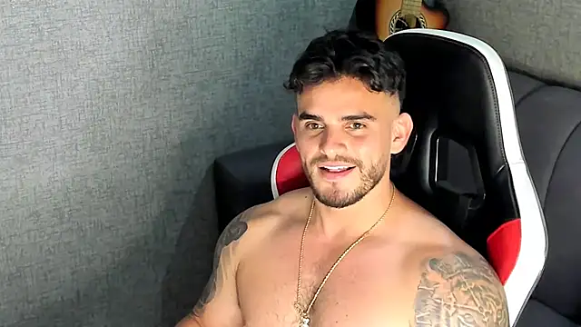 Snapshot of Ricardogo19 chatting on October 30, 12:57 am Ricardogo19 online show from October 30, 12:57 am