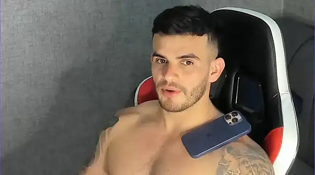 Snapshot of Ricardogo19 chatting on March 17, 10:40 pm Ricardogo19 online show from March 17, 10:40 pm