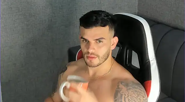 Snapshot of Ricardogo19 chatting on March 21, 11:34 pm Ricardogo19 online show from March 21, 11:34 pm