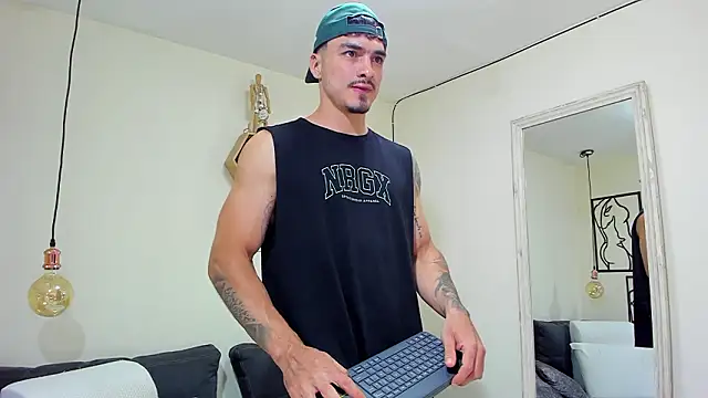 Big ValentinHunk online show from March 12, 11:12 pm