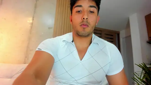 Snapshot of Alan_greek_1 chatting on March 16, 2:21 am Alan greek 1 online show from March 16, 2:21 am