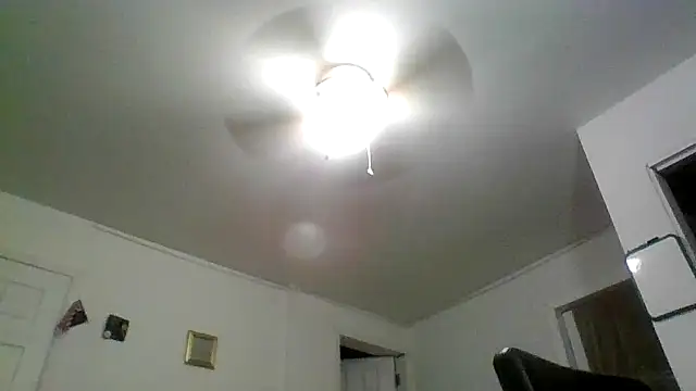 Hugedick0071 online show from May 16, 3:59 am