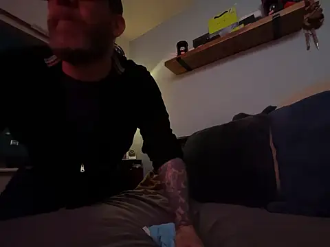Tattooednakedguy online show from March 27, 11:38 pm