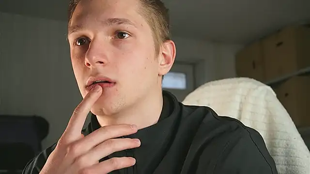 dustyn fox online show from April 24, 1:02 pm