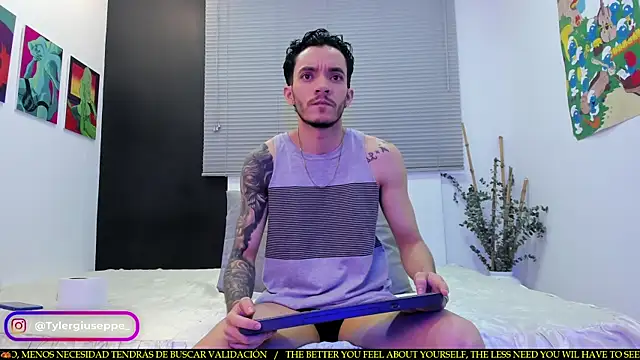 Tylergiuseppe  online show from February 19, 9:36 pm