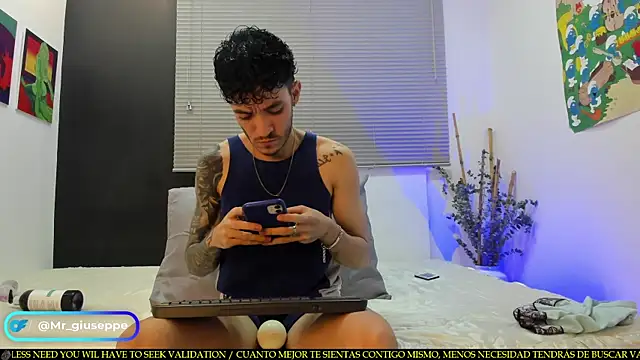 Tylergiuseppe  online show from February 14, 10:37 pm