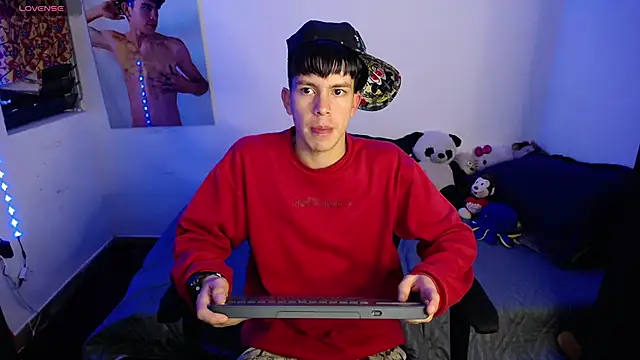 Snapshot of DominicPrince chatting on September 22, 12:05 pm DominicPrince online show from September 22, 12:05 pm