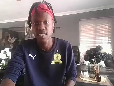 Snapshot of MluTheFixer chatting on September 25, 8:13 am MluTheFixer online show from September 25, 8:13 am