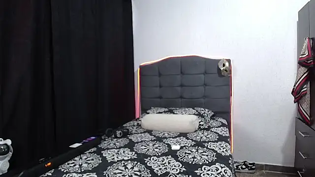 sexybat twink online show from December 2, 8:53 pm