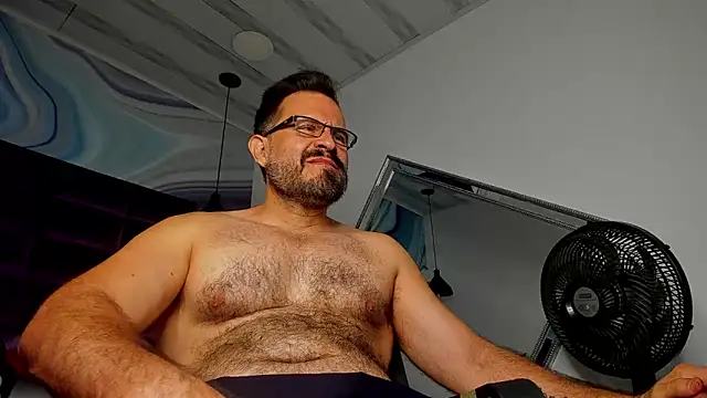 Snapshot of SbasTone_Muscle chatting on February 18, 1:33 pm SbasTone Muscle online show from February 18, 1:33 pm