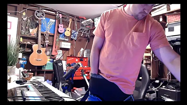Snapshot of itsjameswebbscope chatting on March 17, 10:17 am itsjameswebbscope online show from March 17, 10:17 am