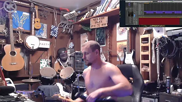 Snapshot of itsjameswebbscope chatting on October 19, 8:56 pm itsjameswebbscope online show from October 19, 8:56 pm