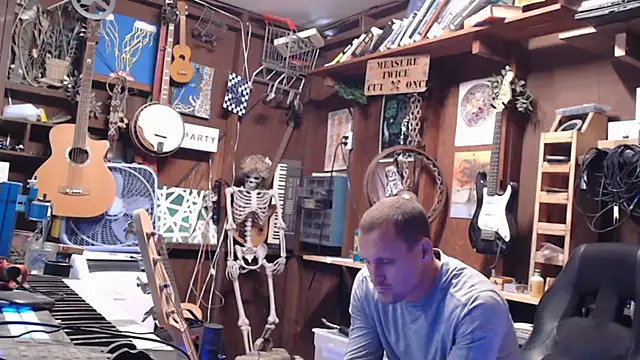 Snapshot of itsjameswebbscope chatting on September 11, 3:33 pm itsjameswebbscope online show from September 11, 3:33 pm