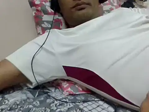 Snapshot of NiceBoy9099 chatting on December 9, 6:30 pm NiceBoy9099 online show from December 9, 6:30 pm